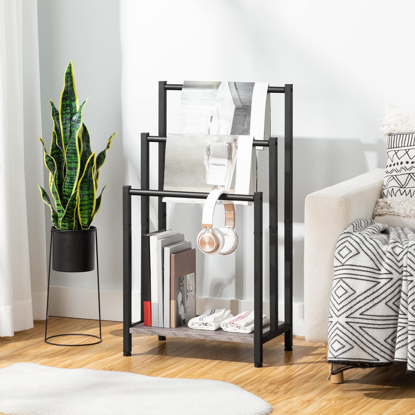 HOOBRO Greige Three-Tier Freestanding Towel Rack with Shelves