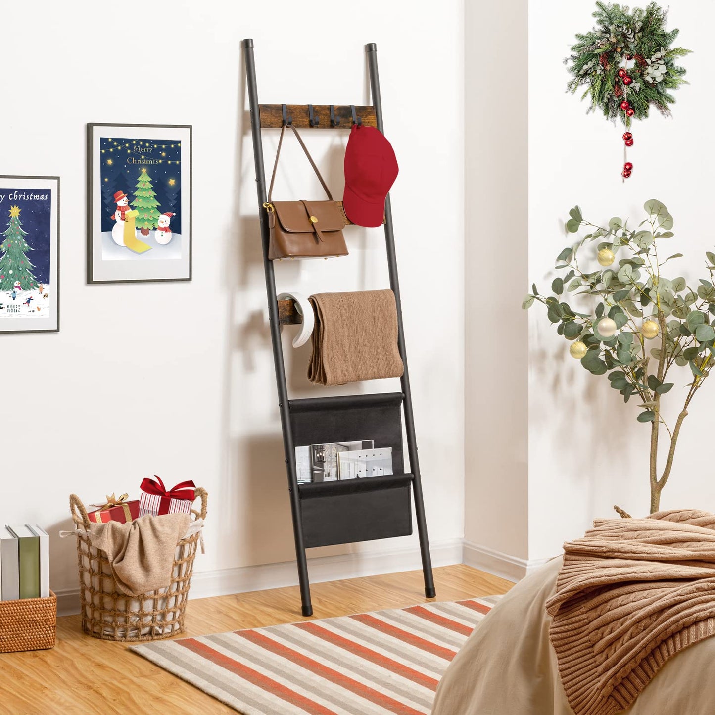 HOOBRO Vintage Brown 5-Tier Wall-Mounted Towel Rack with 4 Hooks & Magazine Bag